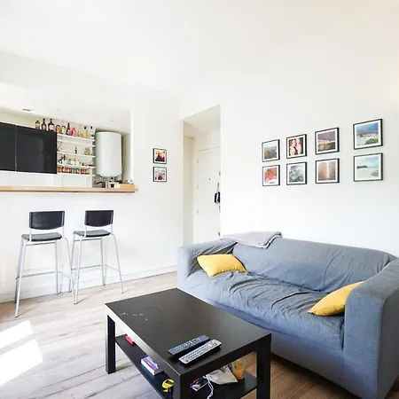 Nice bright flat near Sacré Coeur